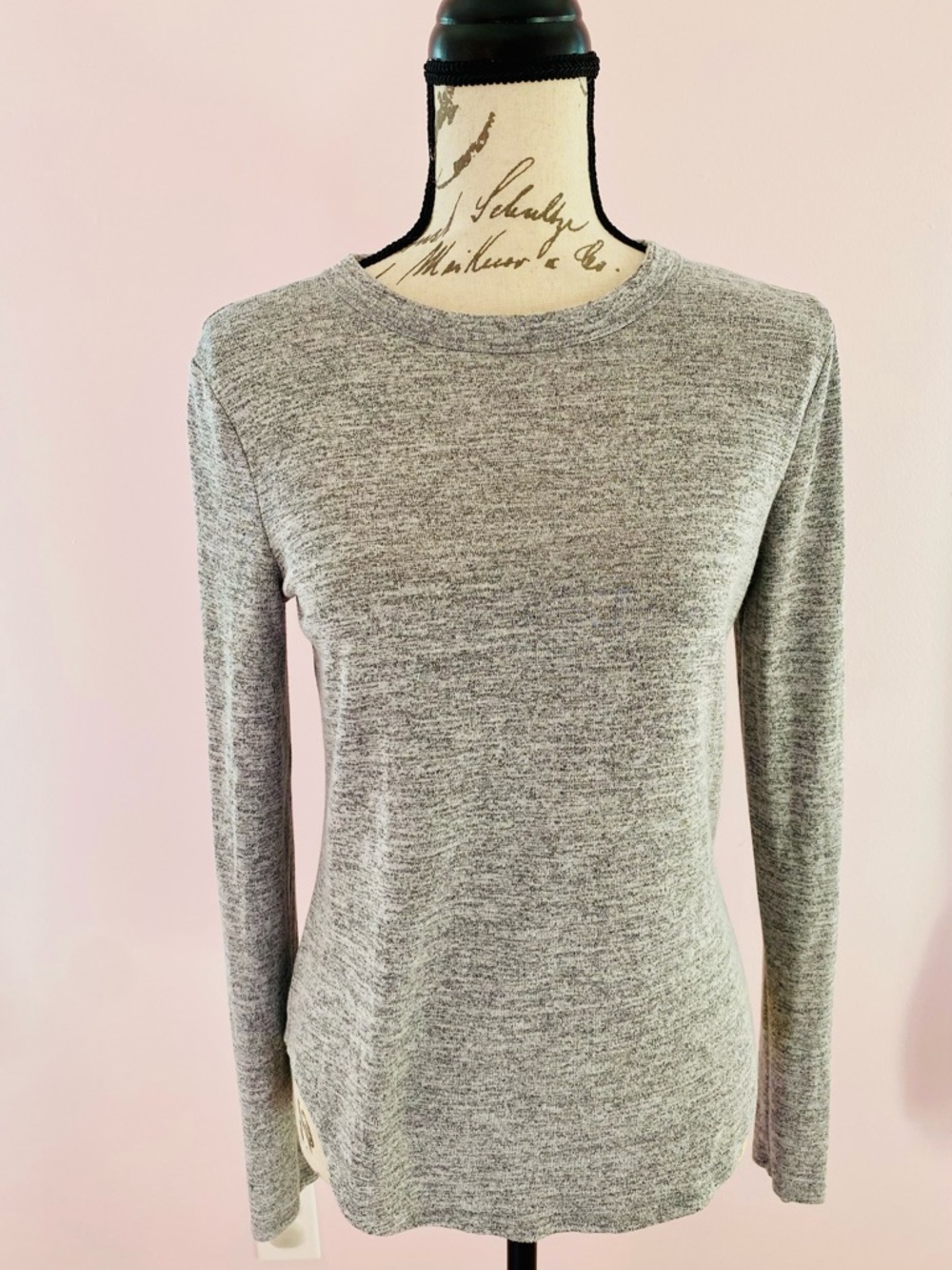 Banana Republic Heather Gray Long-Sleeve Crewneck Top